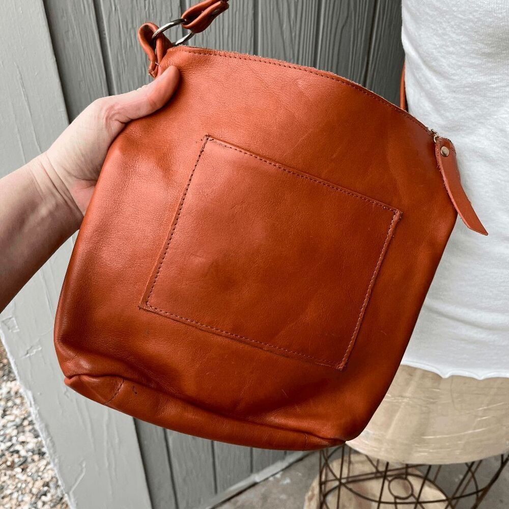 VTG Cognac Orange Full Grain Leather Crossbody Bag Adjustable Strap Handmade - Picture 11 of 12